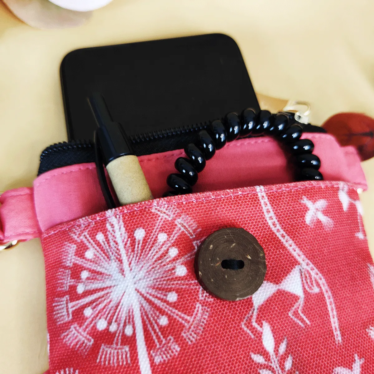 Loop Mobile Sling Bag-Red Warli