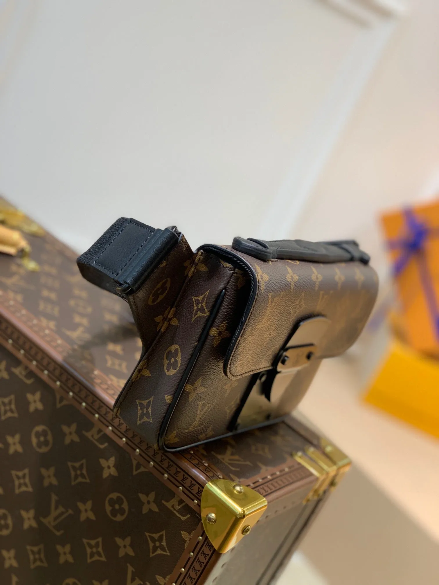 MBG036 S Lock Sling Bag / HIGHEST QUALITY VERSION /