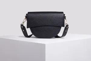 Sotti leather messenger bag in black