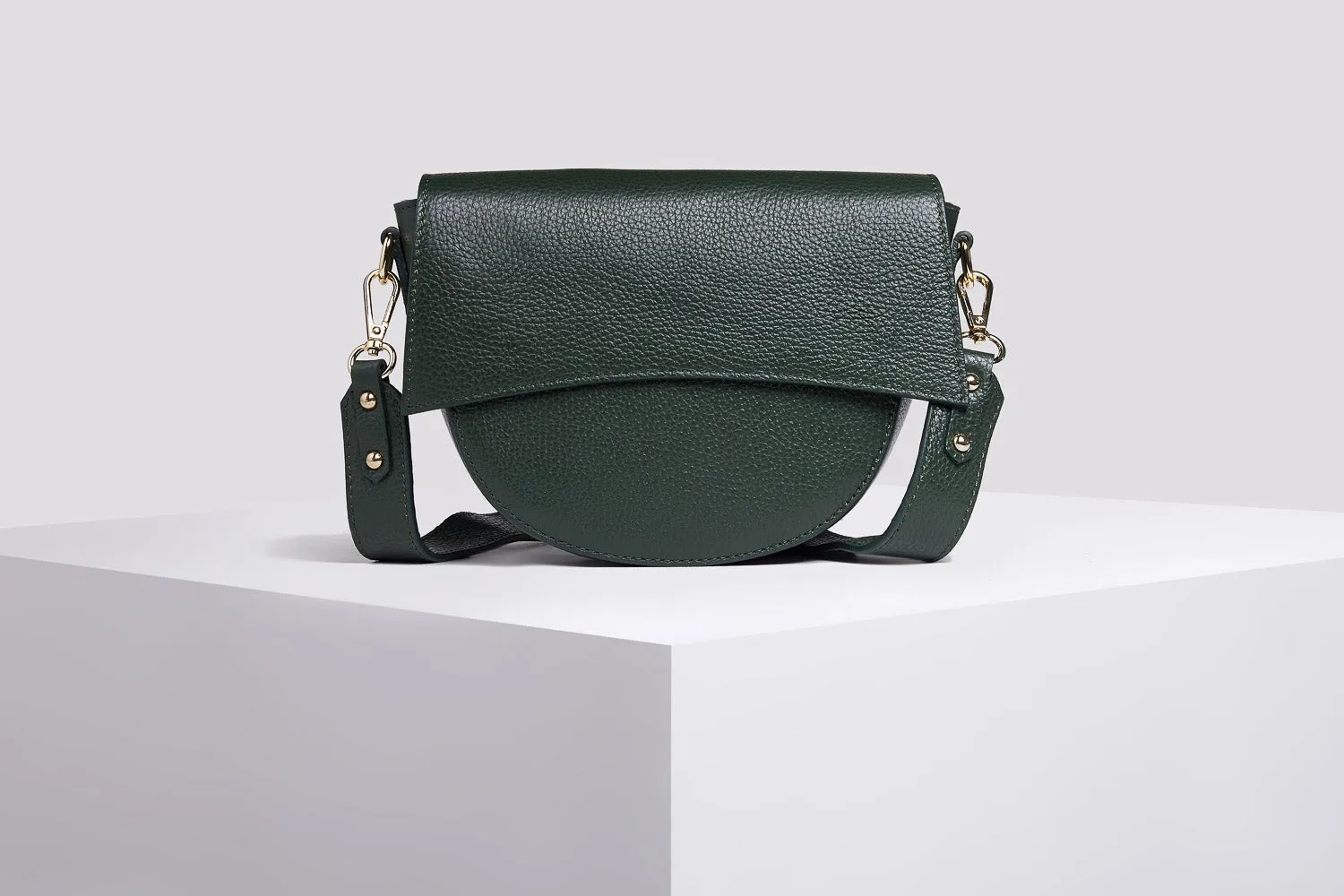 Sotti leather messenger bag in green