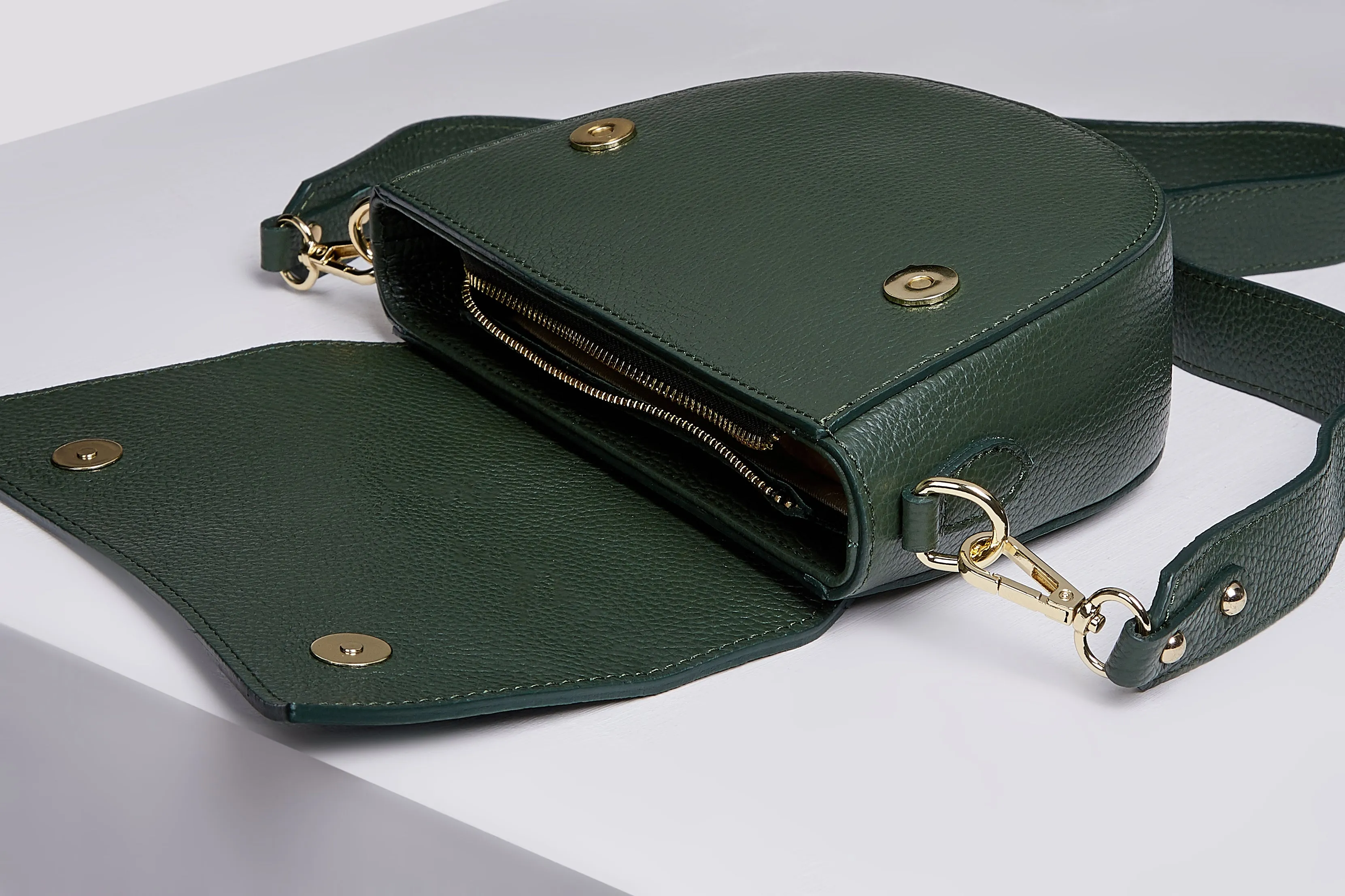 Sotti leather messenger bag in green