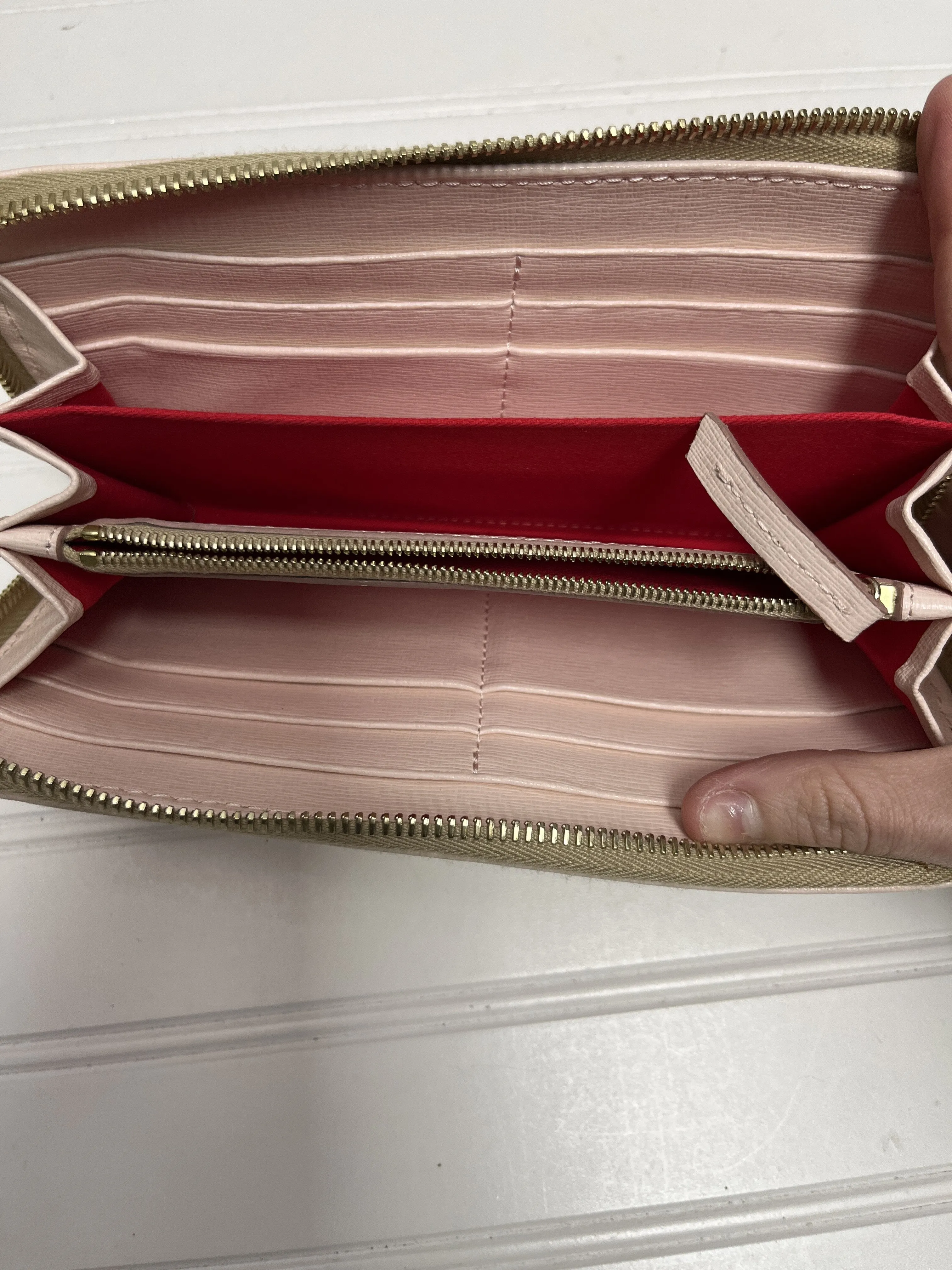 Wallet Designer By Dooney And Bourke  Size: Medium